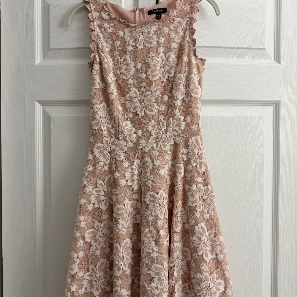 Mini A-line dress with ivory lace overlay